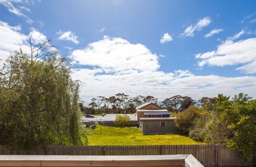 Bridport Cottage | Bircoo Cottage Beach and golf getaway