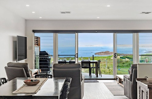 Anna Bay House | Birubi Beach House Anna Bay - Beachfront