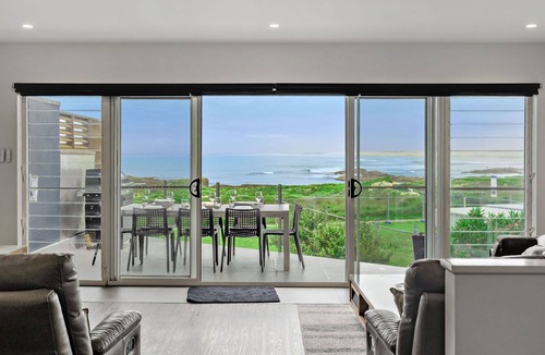 Anna Bay House | Birubi Beach House Anna Bay - Beachfront