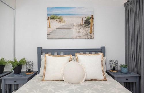 Forster Apartment | BJ Mick's Lakefront Apartment