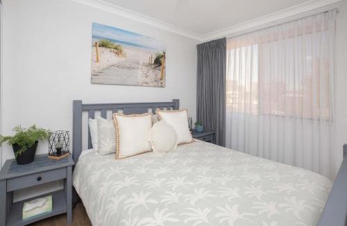 Forster Apartment | BJ Mick's Lakefront Apartment