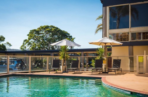 Merimbula Hotel | Black Dolphin Resort Motel & Apartments