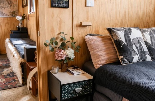 Bombay Other | Black Duck Farm. Cosy Cabin, 10 minutes from Braidwood.