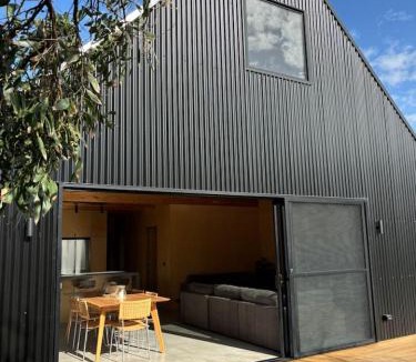 Port Campbell House | Black Pearl - NEW Minimal Style Scandi Beach House
