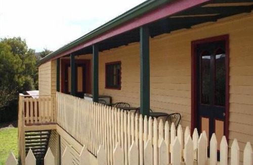 Blackwood House | Blackwood Cobb & Co Historic Forest Retreat