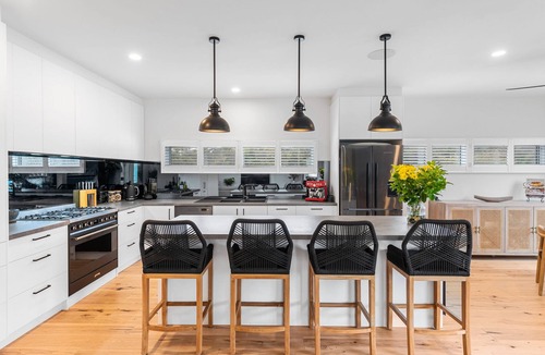 Blairgowrie House | Blair Rise - large 6 bedroom home with solar heating swimming pool