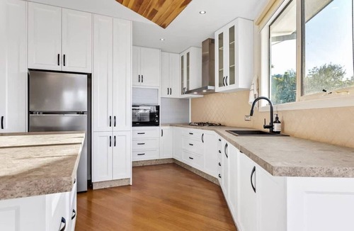 Blairgowrie House | Blairgowrie Beachside Retreat, Solar Heated Pool