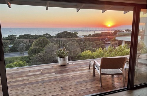 Blairgowrie House | Blairgowrie Views– Relaxing Coastal Retreat with Stunning Bay & Marina Vista