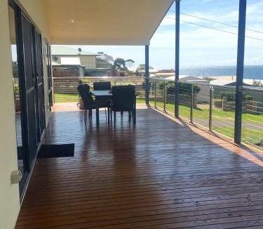 Emu Bay House | Blakeney Holiday House