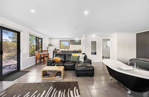 Pomonal Cabin | Blaze Rock Retreat | Private Couples Escape in the Grampians