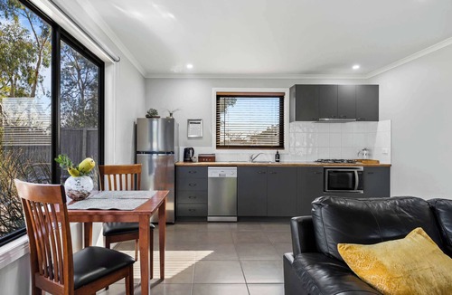 Pomonal Cabin | Blaze Rock Retreat | Soak in the Stillness