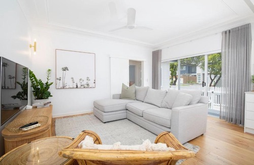 Merewether House | Blissful Merewether Beach Cottage - A Coastal Gem