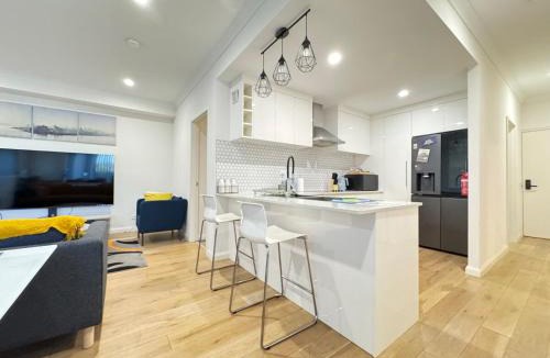 Cloverdale Apartment | Blissful Modern Apartment