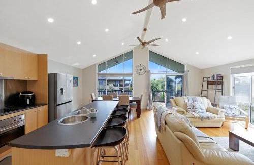 Coronet Bay House | Blue Bayou