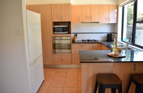 Shelly Beach House | Blue Belle - Walk to Beach, Golf & Cafe`s, slps 7