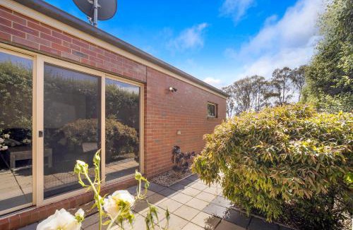 Hamilton Villa | Blue Bird Villa Hamilton
