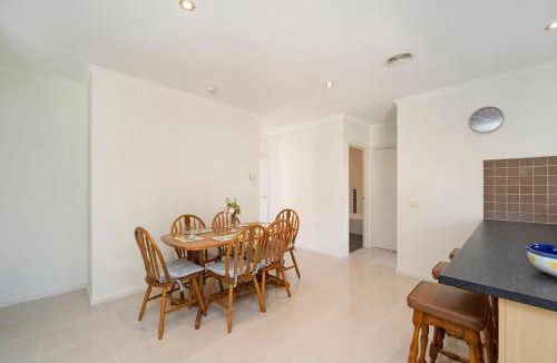 Hamilton Villa | Blue Bird Villa Hamilton
