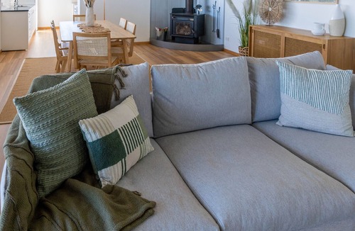 Alonnah House | Blue Cottage Bruny Island