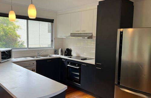 Inverloch House | Blue Fin Inverloch - Linen and Pet Friendly