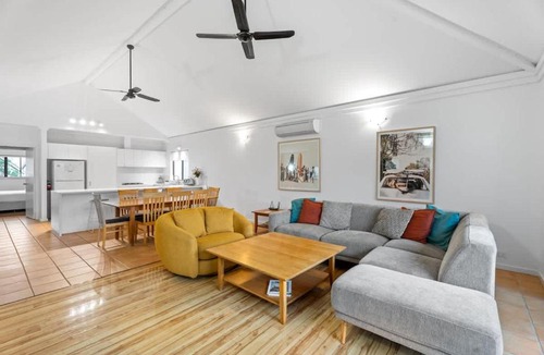 Gnarabup House | Blue Haven Townhouse - Beachside Retreat with Pool Access