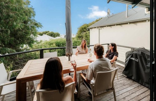 Gnarabup House | Blue Haven Townhouse - Beachside Retreat with Pool Access