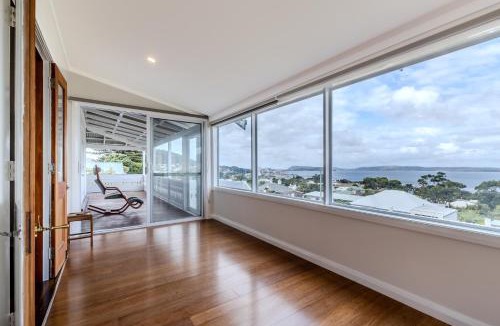 Albany House | Blue Horizon House by The BNB Collection