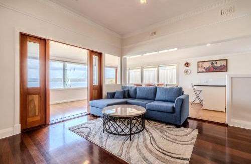 Albany House | Blue Horizon House by The BNB Collection