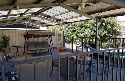 Port Vincent Apartment | Blue Line Unit 4 - Great location! Close to all amenities! Off Peak Special!
