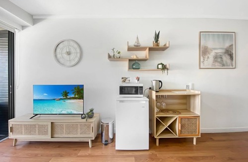 Nelly Bay Apartment | Blue on Blue Studio Room 1222