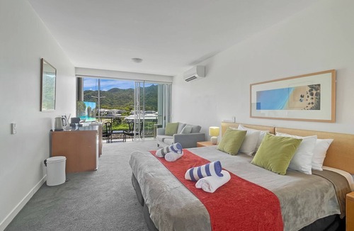 Nelly Bay Apartment | Blue on Blue Studio Room 1352
