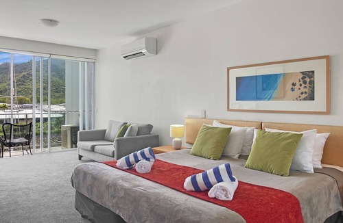 Nelly Bay Apartment | Blue on Blue Studio Room 1352