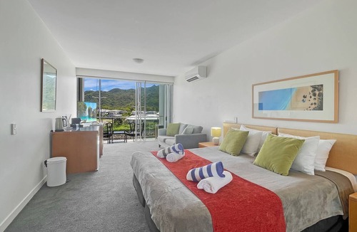 Nelly Bay Apartment | Blue on Blue Studio Room 1352