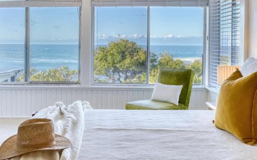 Yamba House | Blue Waters - Coastal Views Across Convent Beach - Holiday Yamba