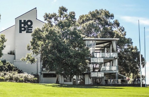 Cessnock House | Blue Wren Cottage on Edith - A Fireside Retreat in Wine Country
