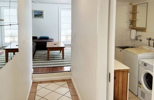 Denmark House | Blue Wren Lodge - forest setting & close to town.