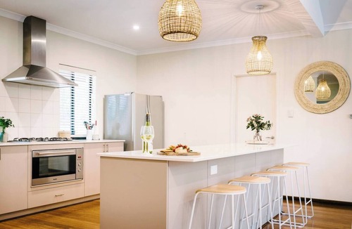 Margaret River House | Blue Wren Secluded Bushland Retreat with Pool