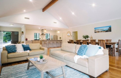 Margaret River House | Blue Wren Secluded Bushland Retreat with Pool