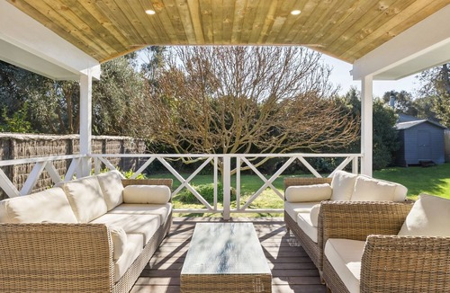 Portsea House | Bluehaven Great location short stroll up the to village