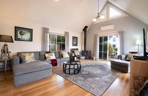 Bright Cabin | BlueMill Lodge - The Perfect Place for Couples or Families!