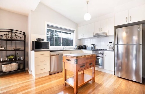 Bright Cabin | BlueMill Lodge - The Perfect Place for Couples or Families!