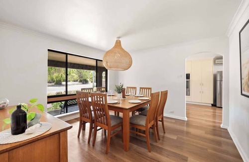 Broadwater House | Bluewater Retreat - Pet-Friendly Coastal Oasis