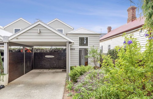 Barwon Heads Villa | Boat House Villa 1 - Central Barwon Heads, beaches, shops, restaurants