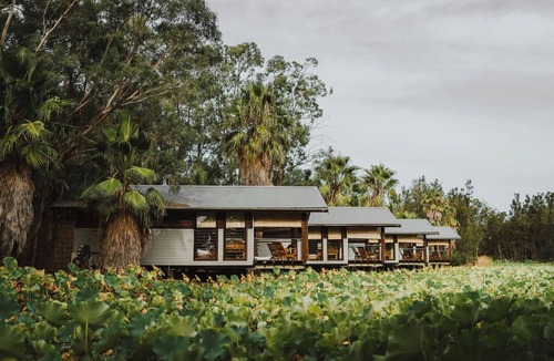 Lovedale Villa | Boathouse 4 - Hunter Valley Couples Retreat, Bathhouse 4 at Leaves and Fishes