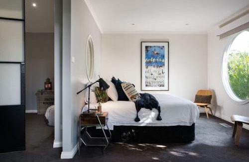 Daylesford House | Boatshed House