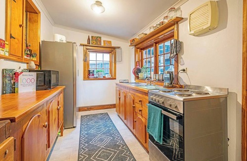 Hobart Central Business District Cottage | Bobs Cottage Nostalgic Charm and Homely Comfort