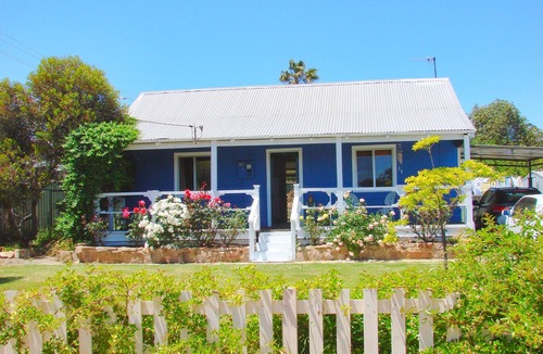 Boddington House | Boddington Retreat located near river has free wifi