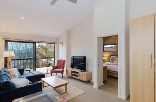 Jindabyne House | Bogong Lakeview – 1/19 Bogong Street