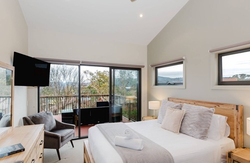 Jindabyne House | Bogong Lakeview – 1/19 Bogong Street