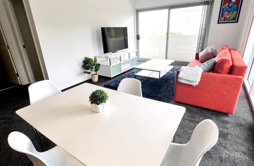 Bruce Apartment | Bold in Bruce - 1bd 1bth 1csp