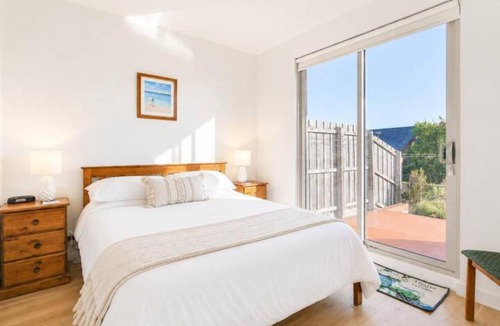 Bonbeach Apartment | Bonbeach Retreat by Ready Set Stay